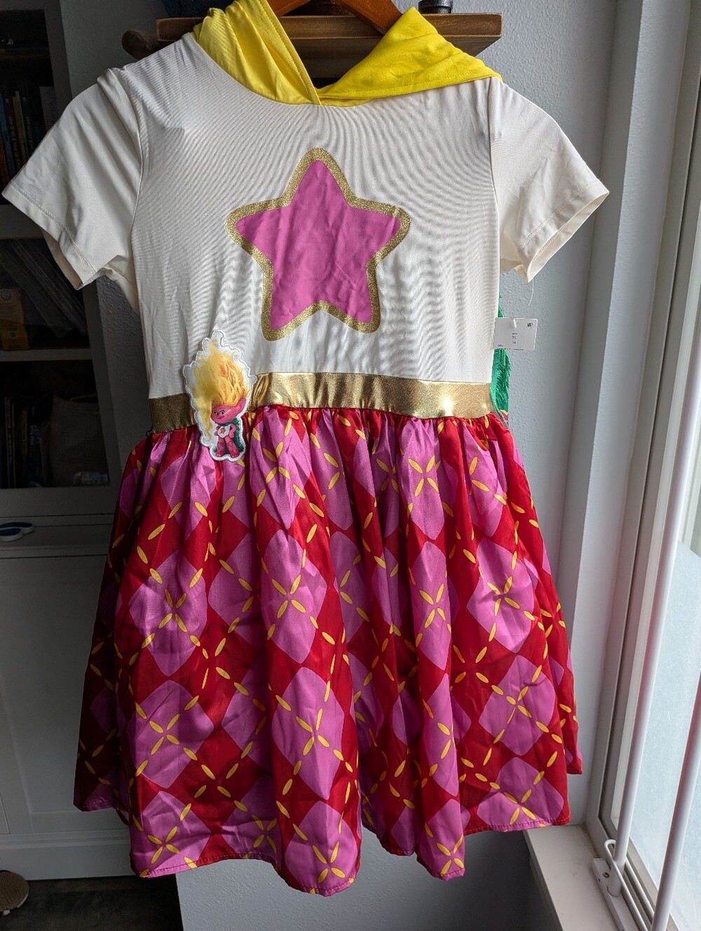 NWT Trolls Band Together Costume Dress Youth Girls XL 14 Viva Poppy Hooded Cape